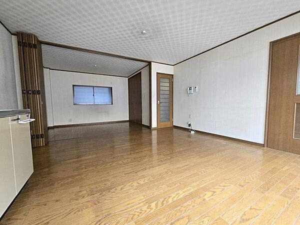 ＬＤＫ12．5帖：隣り合うお部屋と合わせたレイアウトも可能です！