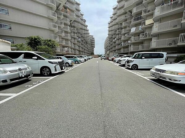 ゆったりとした敷地内駐車場で駐車もらくらく！