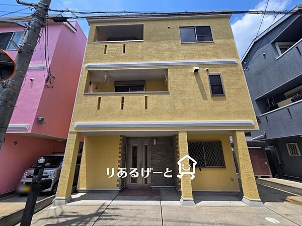間口が広く重厚感のある佇まいです！