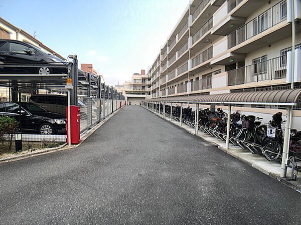 敷地内駐車場！最新の空き状況はお調べしますので、お気軽にお尋ねください。