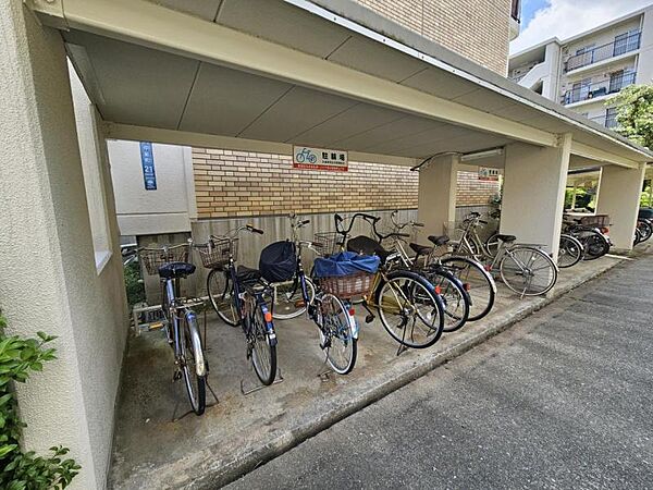 整理された駐輪場で自転車の出し入れもらくらく！