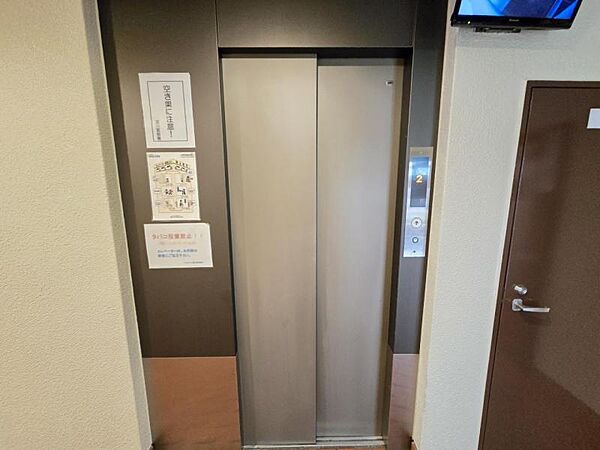 防犯カメラ付のエレベーターは安心ですね！