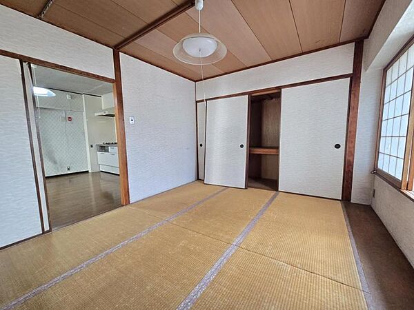 和室6帖：広めの和室は多用途に使えそうです！