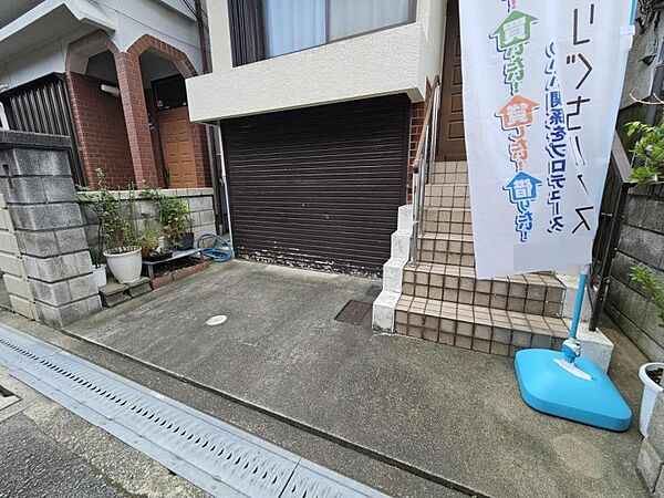 自転車やバイクも置いていただけますね！