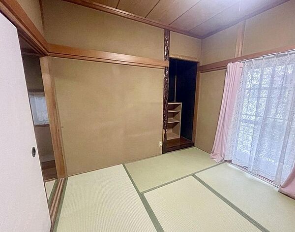 和室6帖：まったりごろごろ、ゆったりと過ごすことのできる和の空間が嬉しいですね！