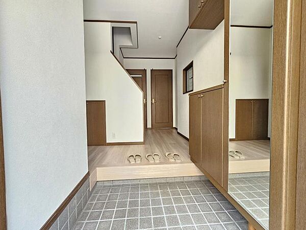 温かい雰囲気を感じる玄関です！