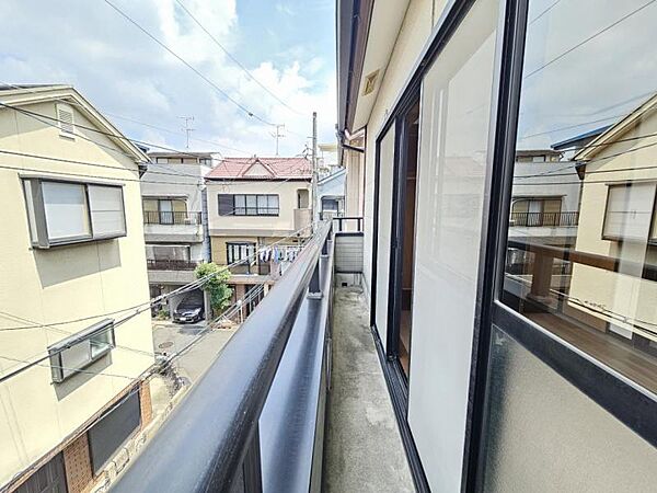 2階と3階にバルコニーがあるので、お洗濯物も快適にできますね！