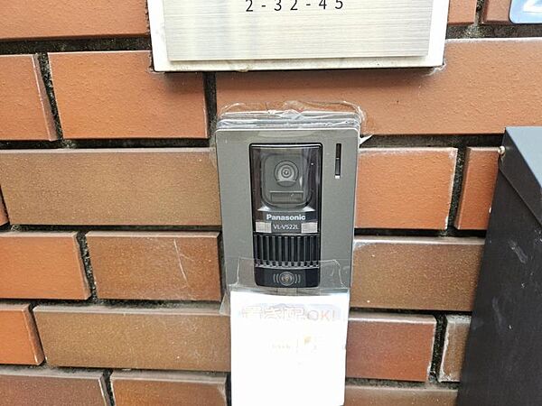 モニター付きインターホンはお子様のお留守番にも安心の設備です。