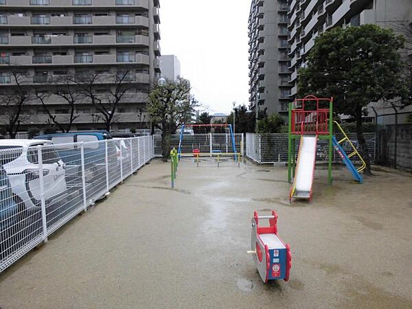 小さなお子様を遊ばせてあげられる公園もあります！