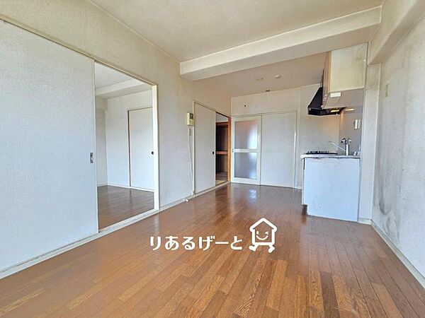 ＬＤＫ8．8帖：隣接する洋室とつなげたレイアウトも可能！