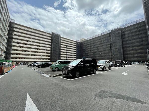 ゆったりとした敷地内駐車場で駐車もらくらく！