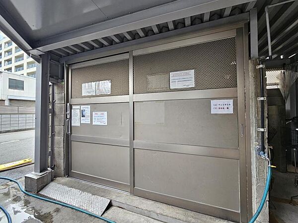 敷地内のゴミステーションです。分別も一目瞭然です！