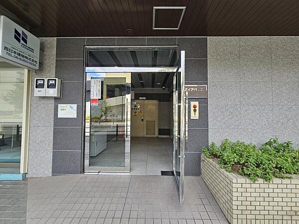 すっきりとしたエントランスが毎日お出迎えしてくれます。