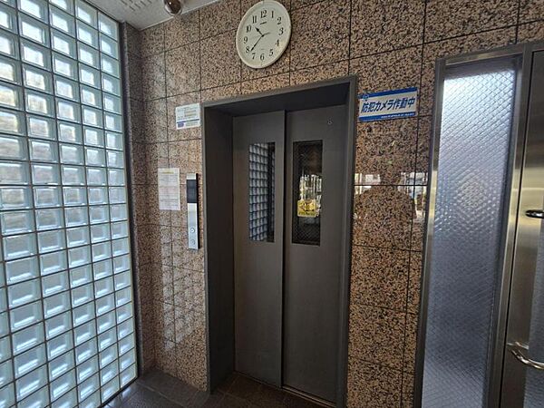 エレベータ―完備！お荷物が多い時にも便利です！