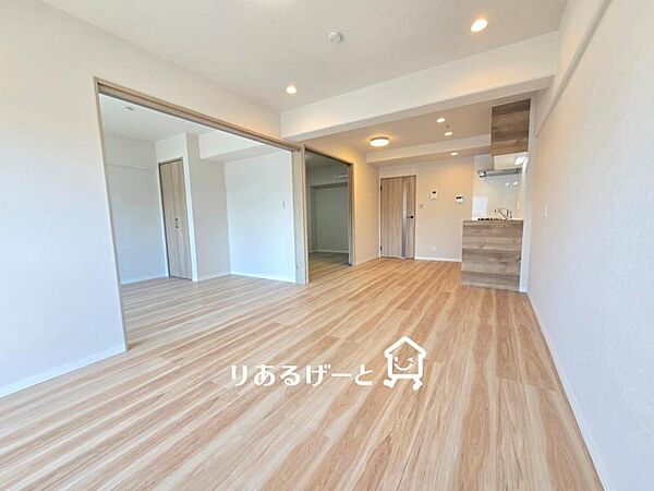ＬＤＫ12．8帖：リフォーム済みでとても綺麗に仕上がっていますよ