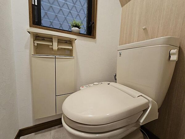 トイレが2ヶ所にあるので複数人でも快適に暮らせます