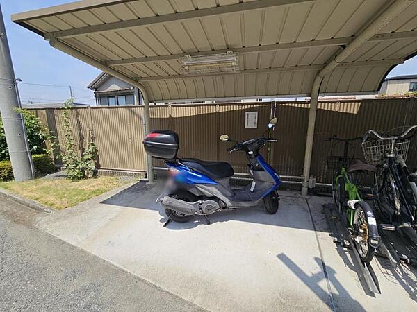 バイク置場も確保されています☆