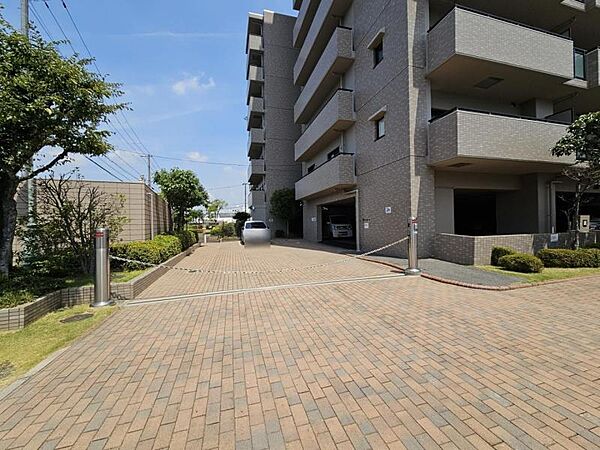 マンション駐車場出入口！チェーンゲートを完備！