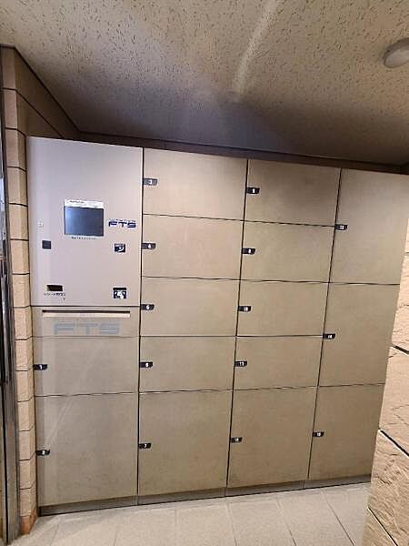 宅配ボックス完備！留守がちなお家には嬉しい設備！