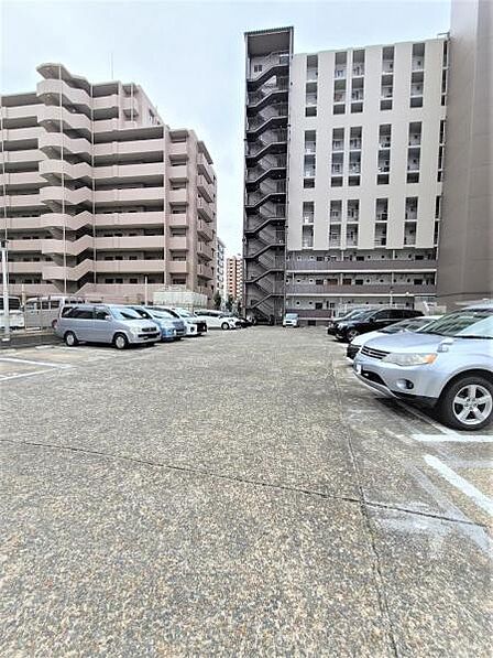 車庫入れラクラクの自走式駐車場！