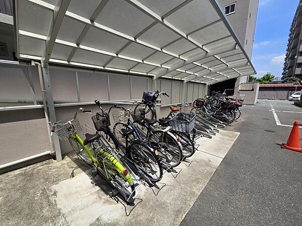整理された駐輪場で自転車の出し入れもらくらく！