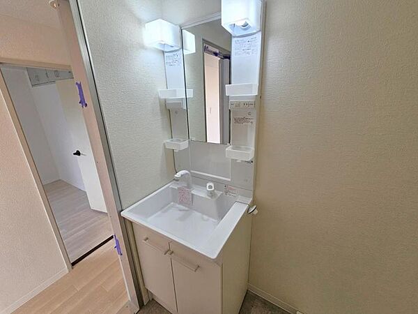 サイド収納がある洗面台は使い勝手が良いですよね！