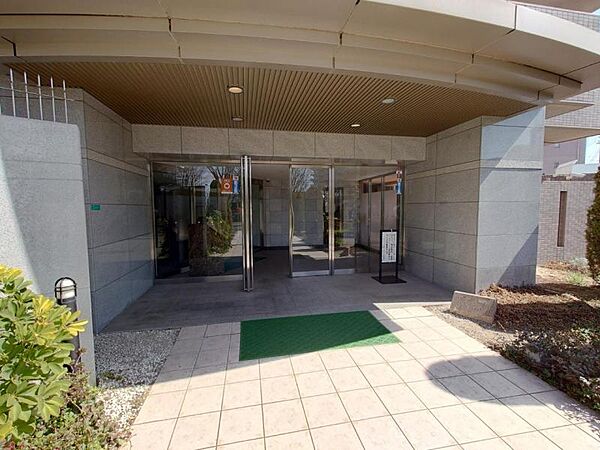 すっきりとしたエントランスが毎日お出迎えしてくれます。