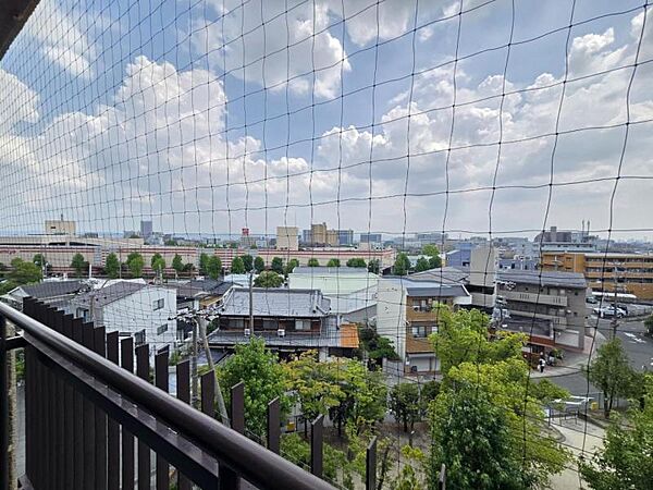 周囲に高い建物はなく、眺望良好ですよ！