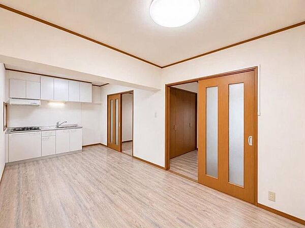 ＬＤＫ11．7帖：リフォーム済みでとても綺麗に仕上がっていますよ♪