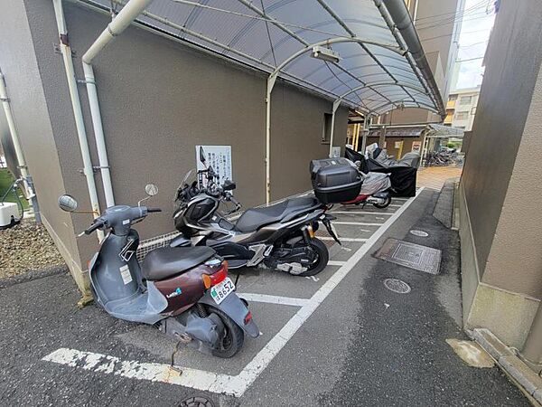 大切なバイクもゆったり置いていただけます！
