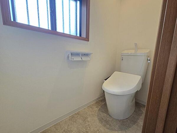 トイレが2ヶ所にあるので複数人でも快適に暮らせます
