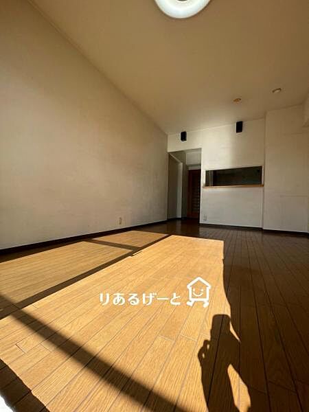 ＬＤＫ：思わず微笑みたくなるような居心地の良さがあるリビングです！