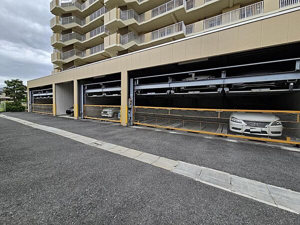 敷地内駐車場！最新の空き状況はお調べしますので、お気軽にお尋ねください。