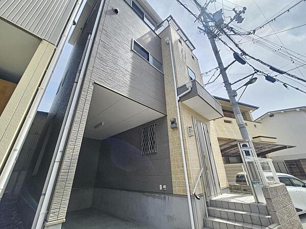 飽きの来ない色合いの外観は良いですね！