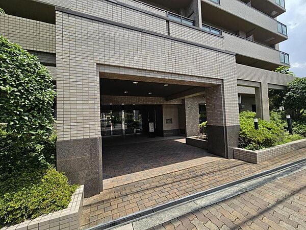 すっきりとしたエントランスが毎日お出迎えしてくれます。