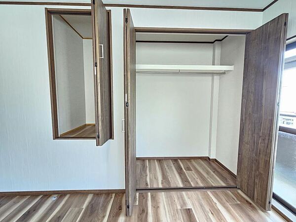 洋室7帖：収納力に優れたクローゼットもあります！