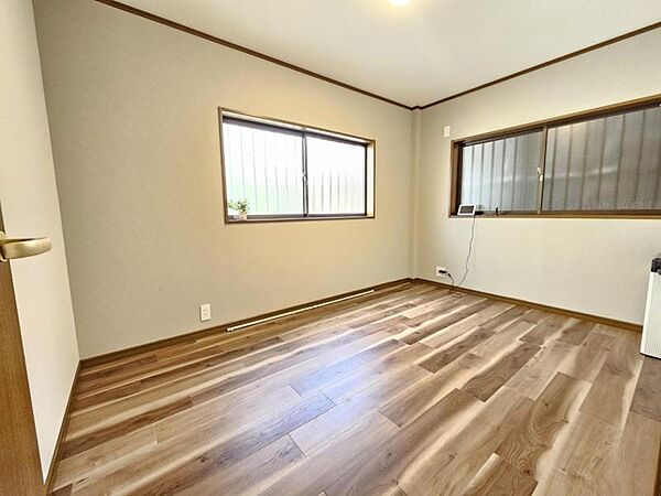 洋室5帖：自由なレイアウトであなただけのお気に入り空間をつくってください！