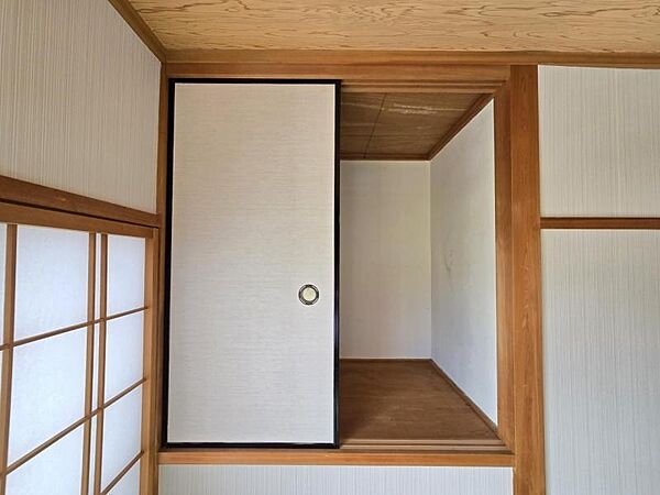 和室6帖：デッドスペースを有効活用した収納！