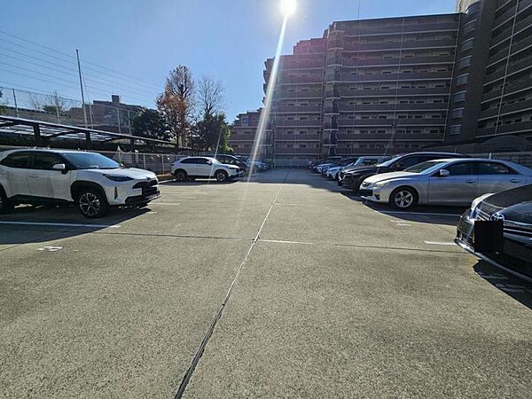 ゆったりとした敷地内駐車場で駐車もらくらく！