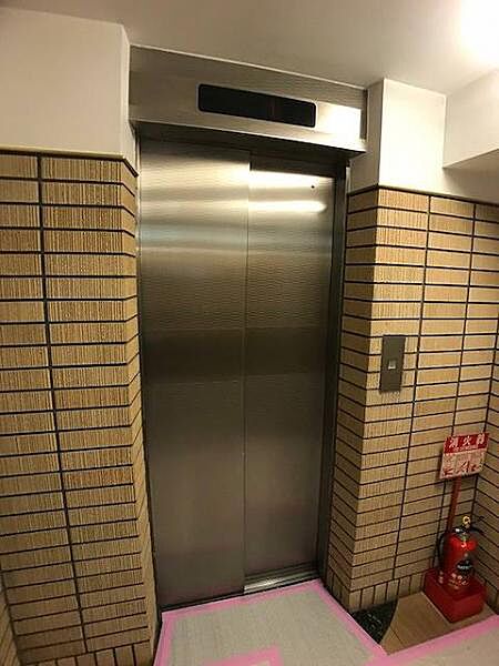 エレベータ―完備！お荷物が多い時にも便利です！