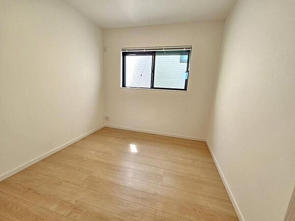 洋室4.5帖：リモートワークにもピッタリな広さのお部屋ですね！