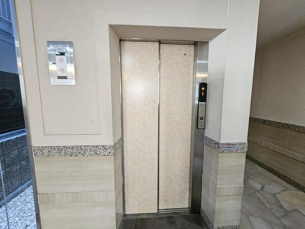 エレベータ―完備！お荷物が多い時にも便利です！