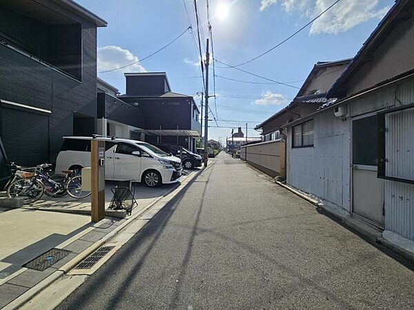 交通量の少ない前面道路で安心ですね☆