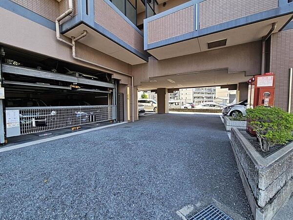 ゆったりとした敷地内駐車場で駐車もらくらく！