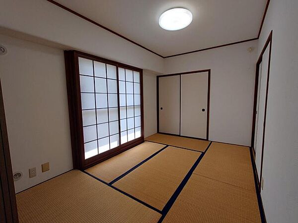 和室6帖：過ぎ行く時間をゆったりと感じていただける落ち着いた和の空間♪