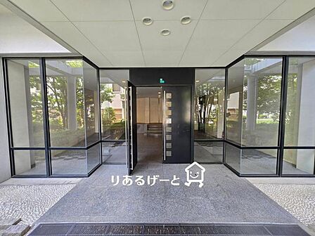 すっきりとしたエントランスが毎日お出迎えしてくれます。