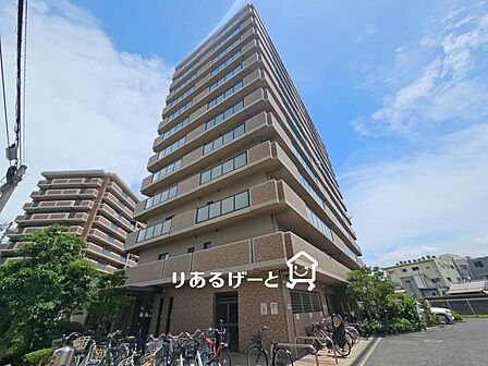 周辺環境が充実した、長く暮らしやすい立地がうれしいですね！