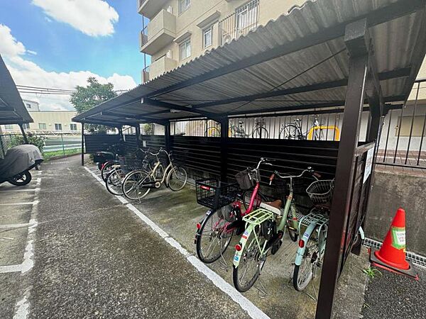 整理された駐輪場で自転車の出し入れもらくらく！