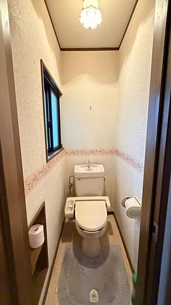 トイレが2ヶ所にあるので複数人でも快適に暮らせます