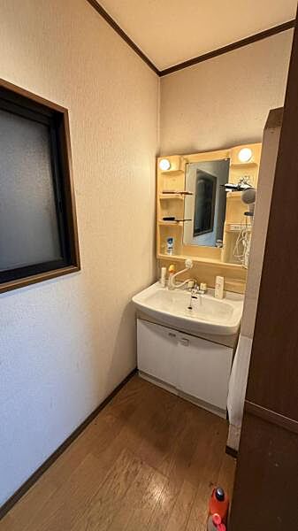 サイド収納がある洗面台は使い勝手が良いですよね！